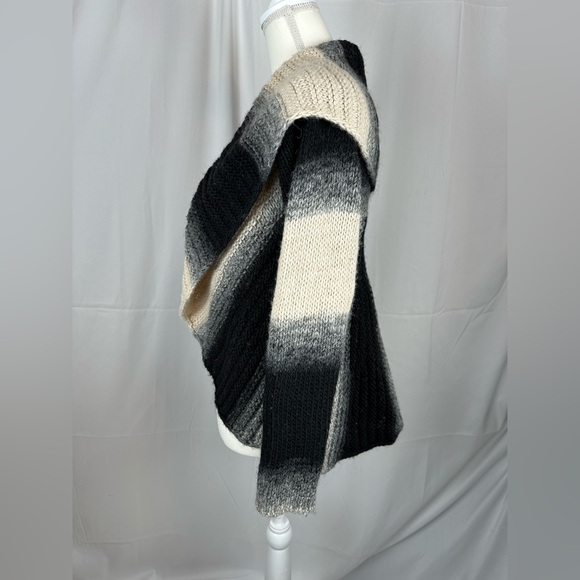 Silvia Novelli Cardigan Sweater Size S - Picture 2 of 6